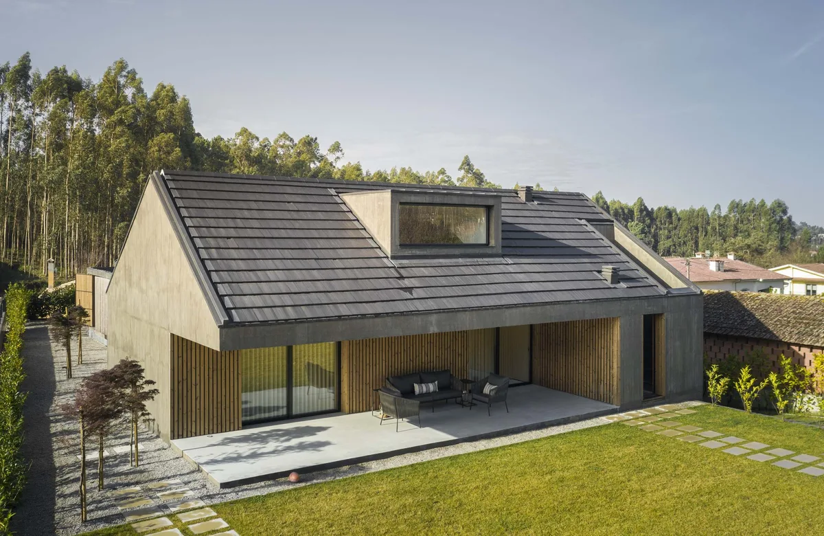 Plasma TX5 slate-look clay roof